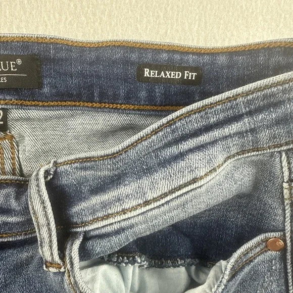 Judy Blue Relaxed Fit Distressed Blue Jeans JR Size 15/32 - Picture 4 of 8